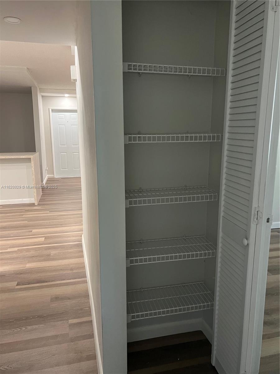OAKLAND FOREST CLUB CONDO - Residential