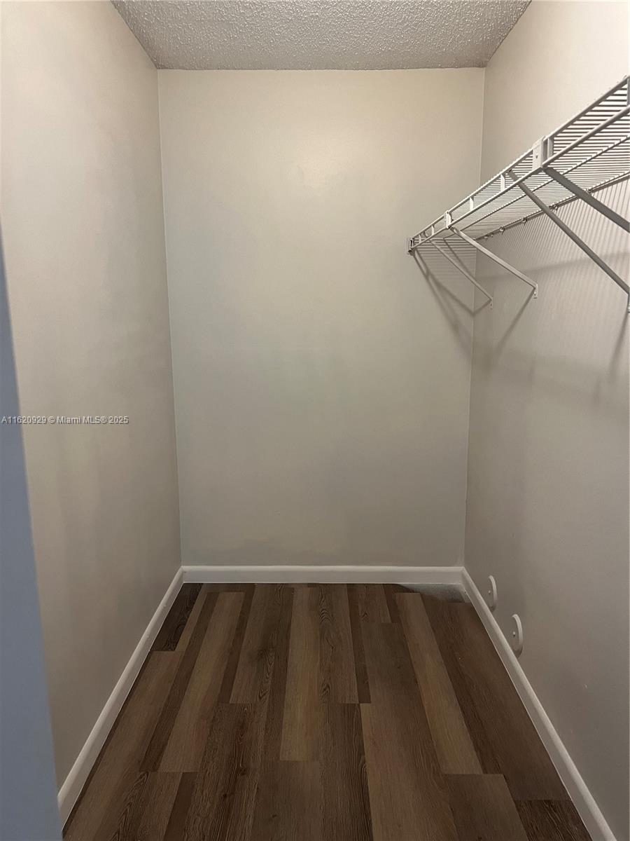 OAKLAND FOREST CLUB CONDO - Residential