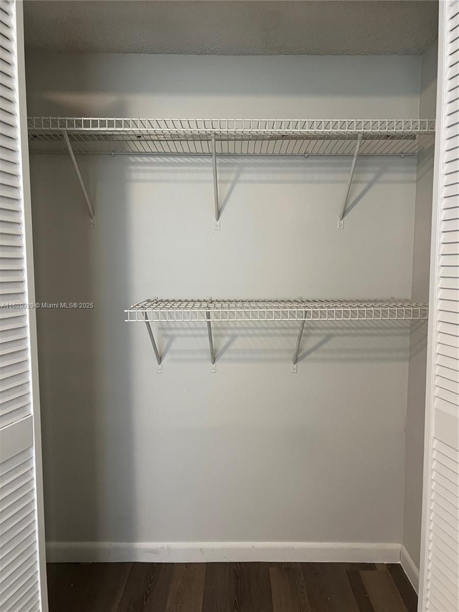 OAKLAND FOREST CLUB CONDO - Residential