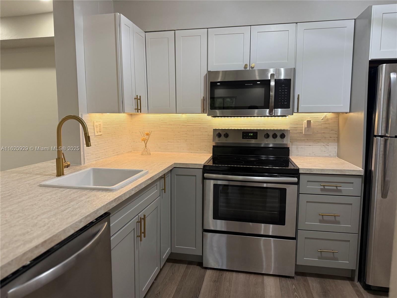 OAKLAND FOREST CLUB CONDO - Residential