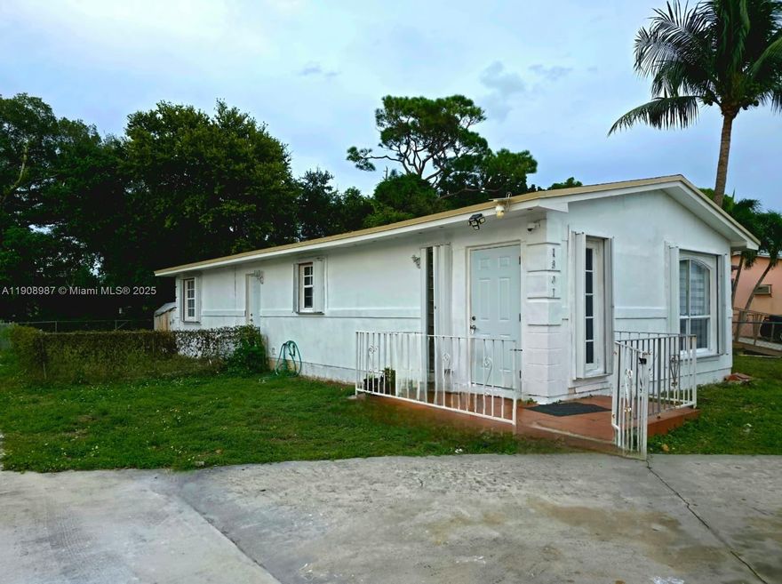 A brand-new roof has just been completed on this home, which features an exceptionally large backyard—perfect for entertaining, gardening, or future expansion. Located in a very quiet and peaceful location. The property offers excellent convenience with shops, parks, and essential amenities just minutes away. A great opportunity in a desirable area! Lots of potential!!