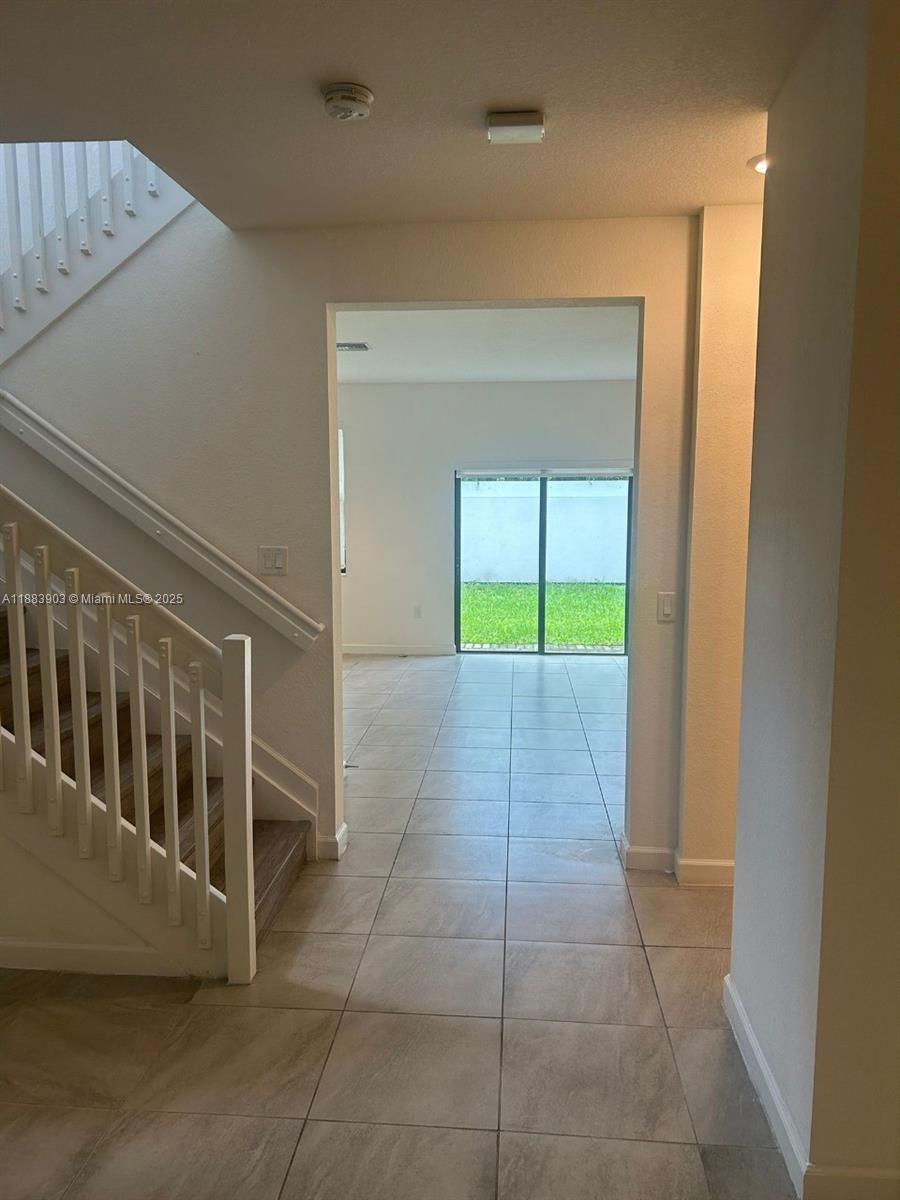 VIA VENTURA NEIGHBORHOOD - Residential Lease