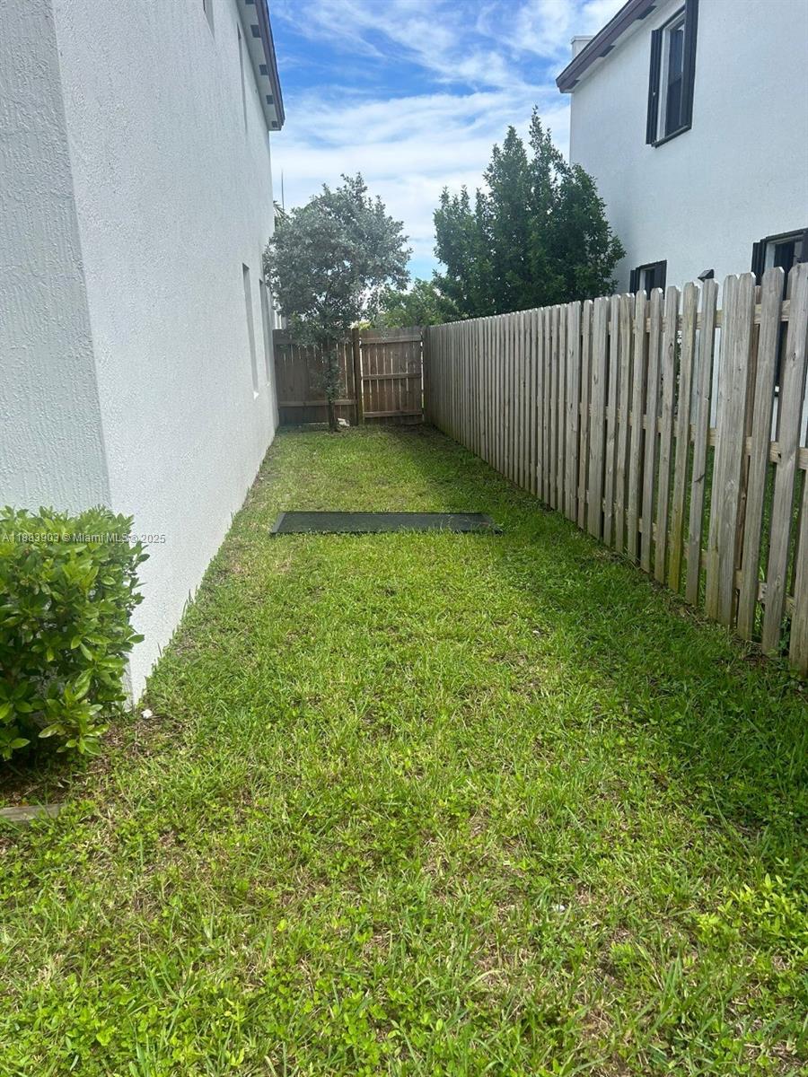 VIA VENTURA NEIGHBORHOOD - Residential Lease