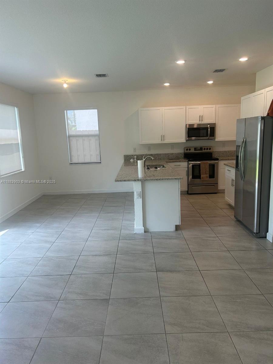 VIA VENTURA NEIGHBORHOOD - Residential Lease