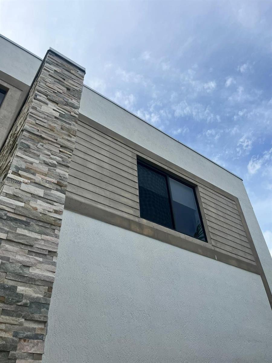 VIA VENTURA NEIGHBORHOOD - Residential Lease