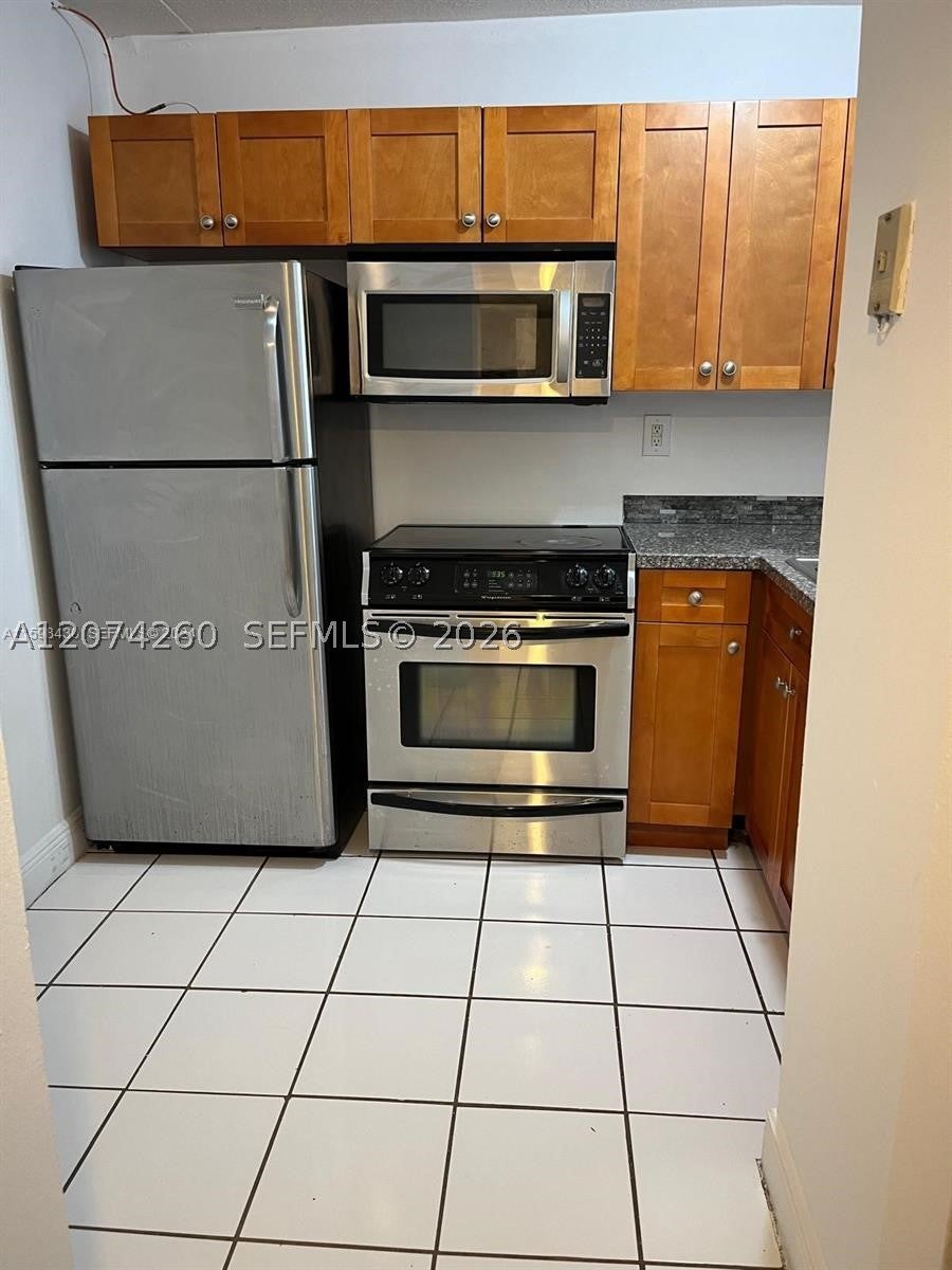 492 NW 165th St Rd C-210