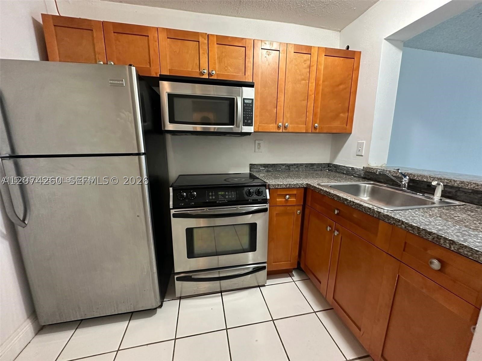 492 NW 165th St Rd C-210