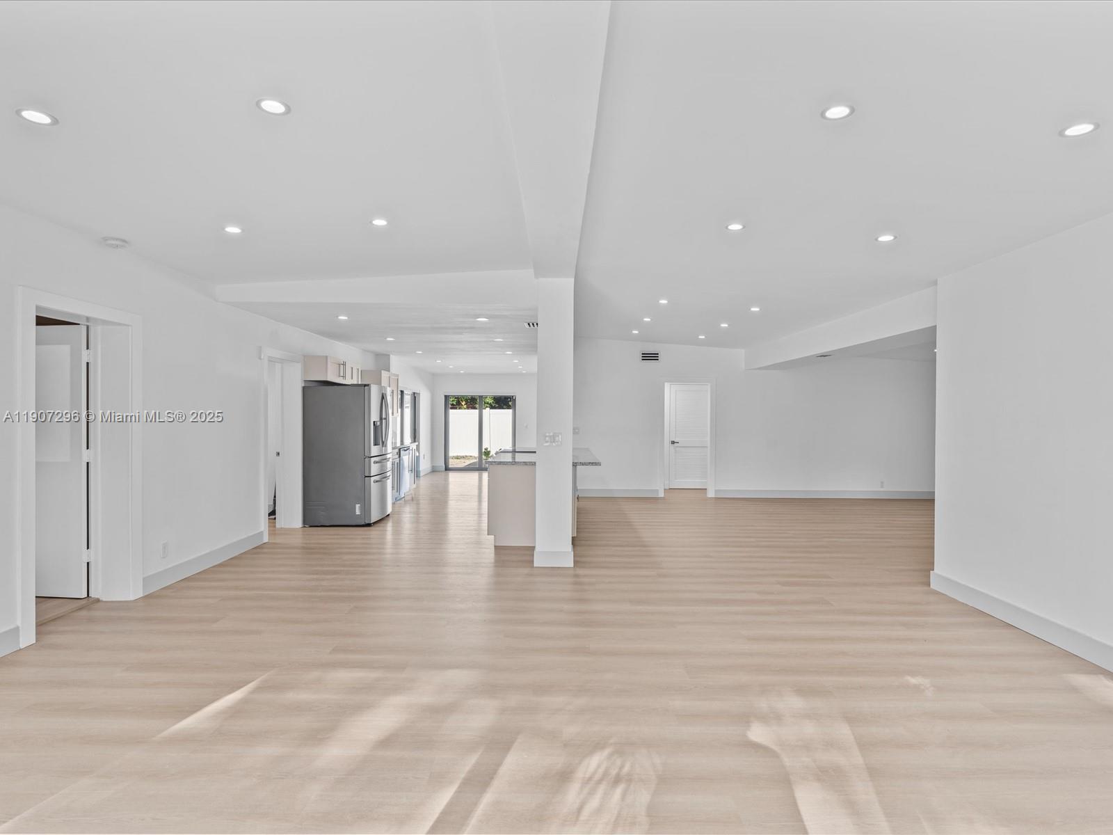 SKY LAKE - Residential