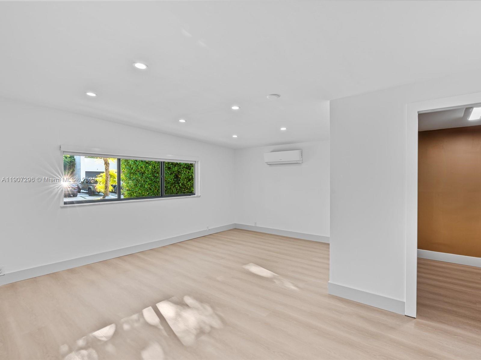 SKY LAKE - Residential