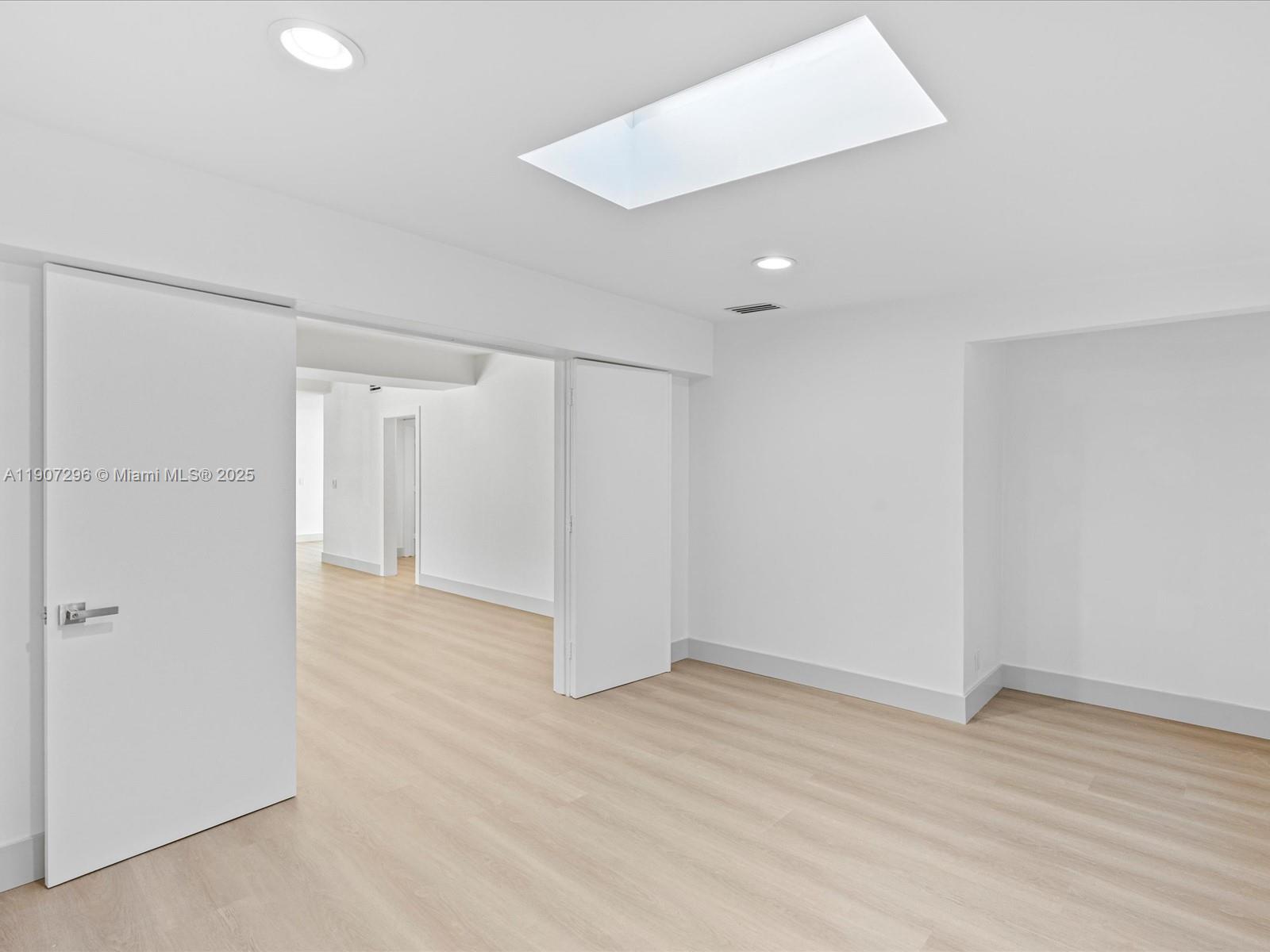 SKY LAKE - Residential