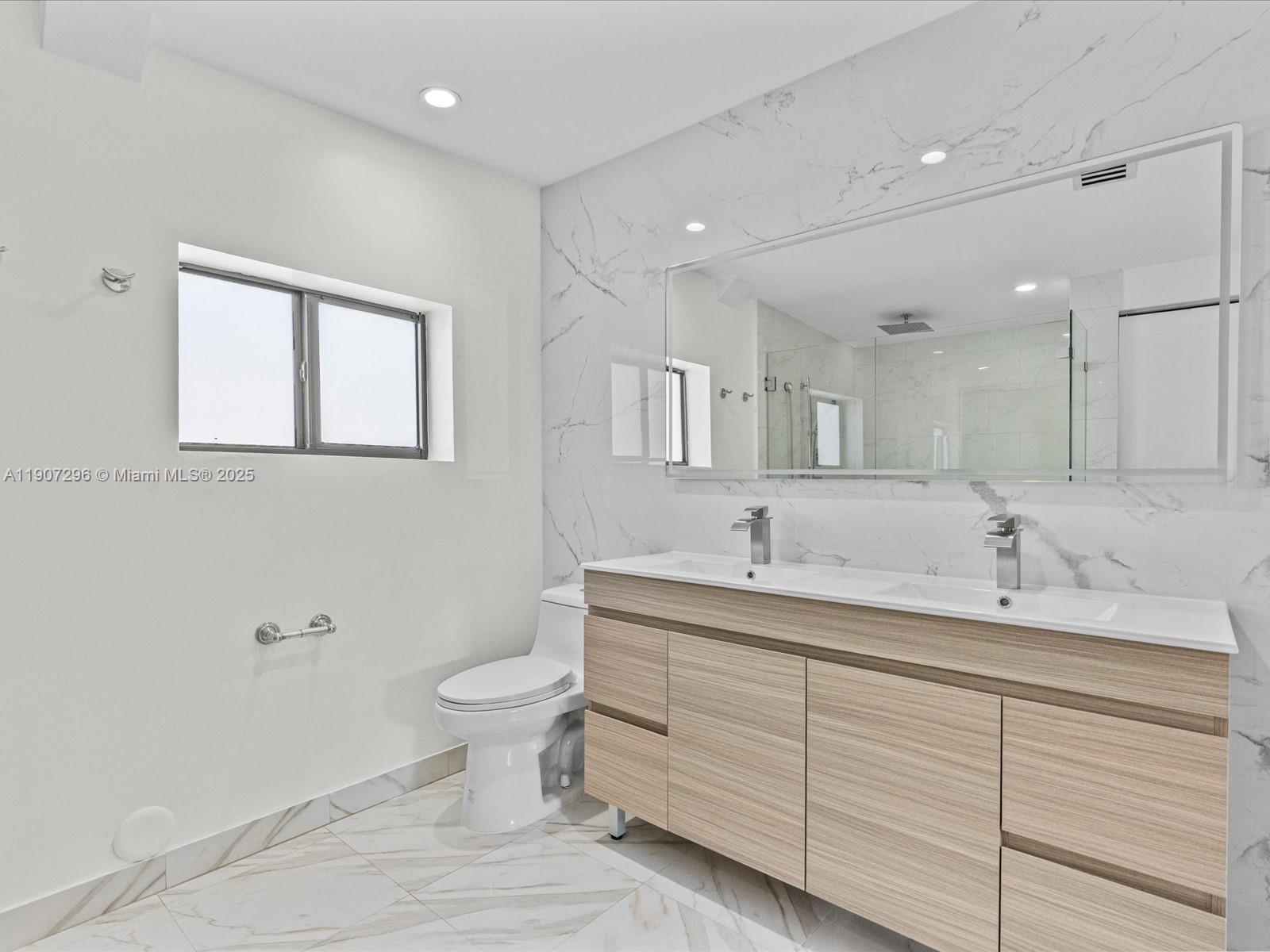 SKY LAKE - Residential