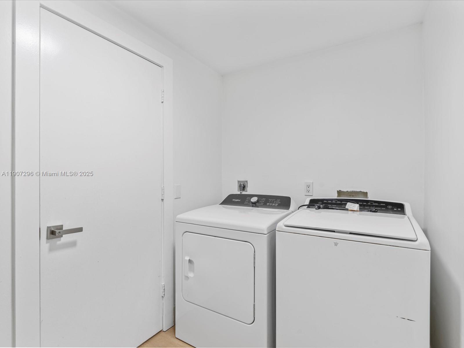 SKY LAKE - Residential