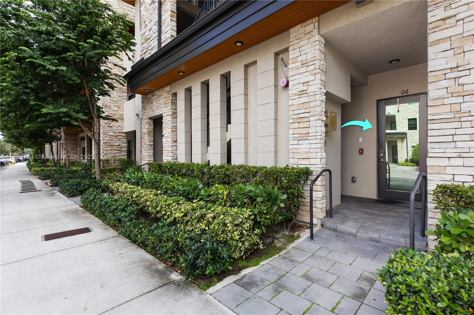 APEX AT PARK CENTRAL COND - Residential