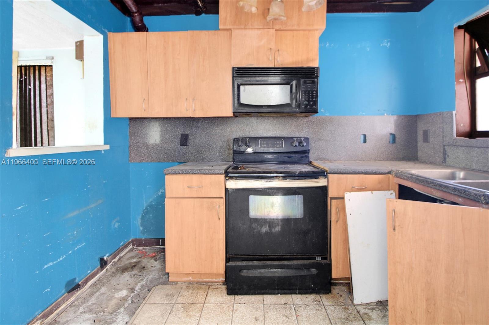 MANGO HILL CONDO #7 - Residential