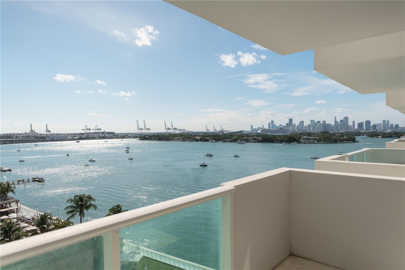 1200 West Ave 1130, Miami Beach, Miami-Dade County, Florida - 1 Bedrooms  
1 Bathrooms - 