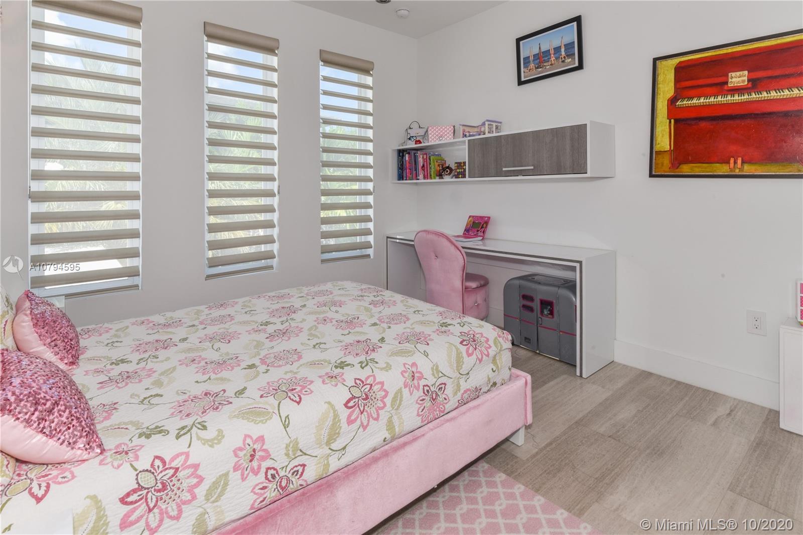 BISCAYNE POINT - Residential