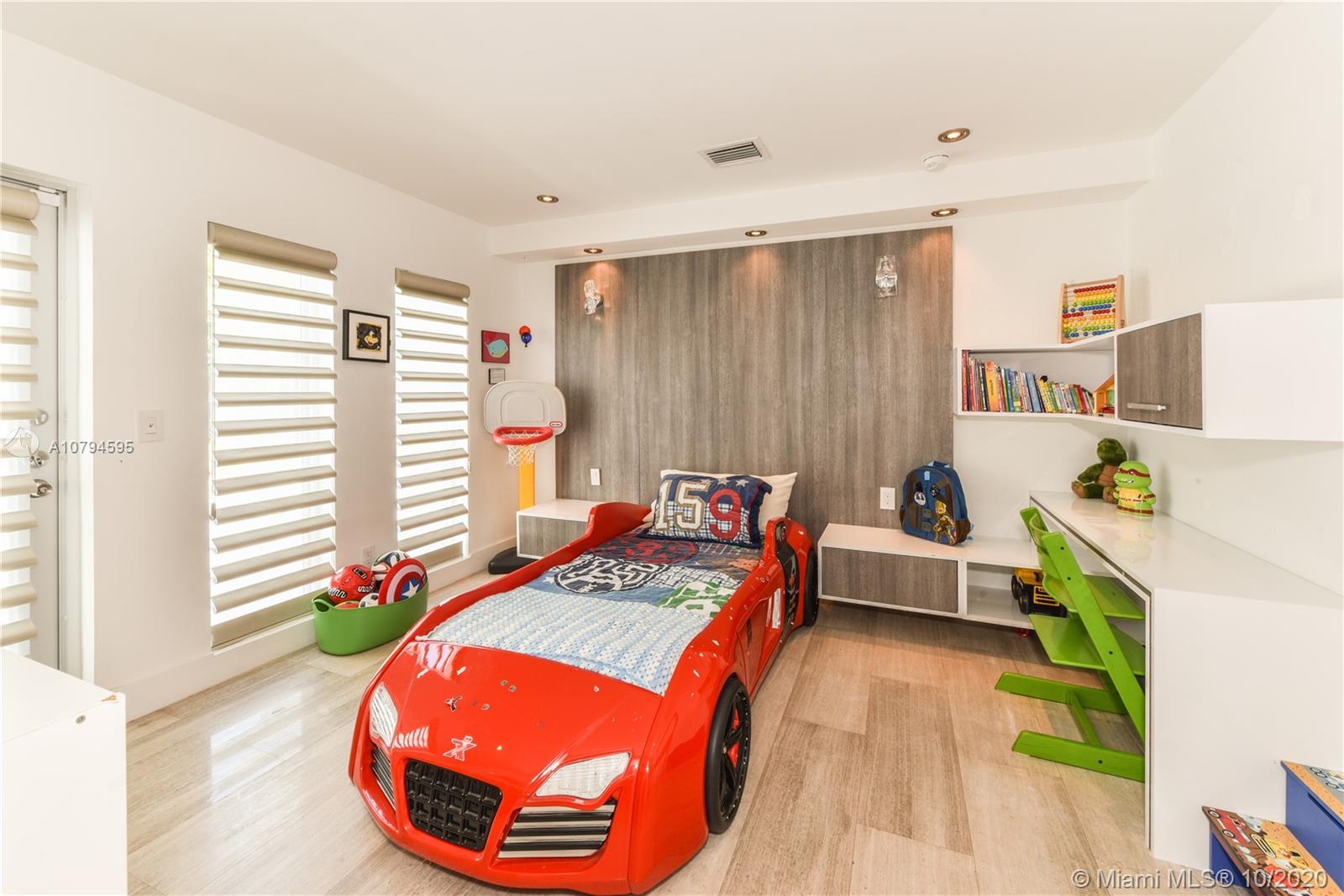 BISCAYNE POINT - Residential