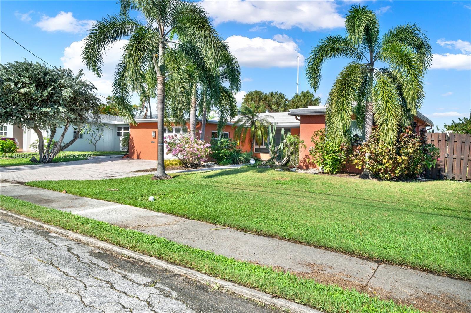 SOUTH NEW RIVER ISLES SEC - Residential