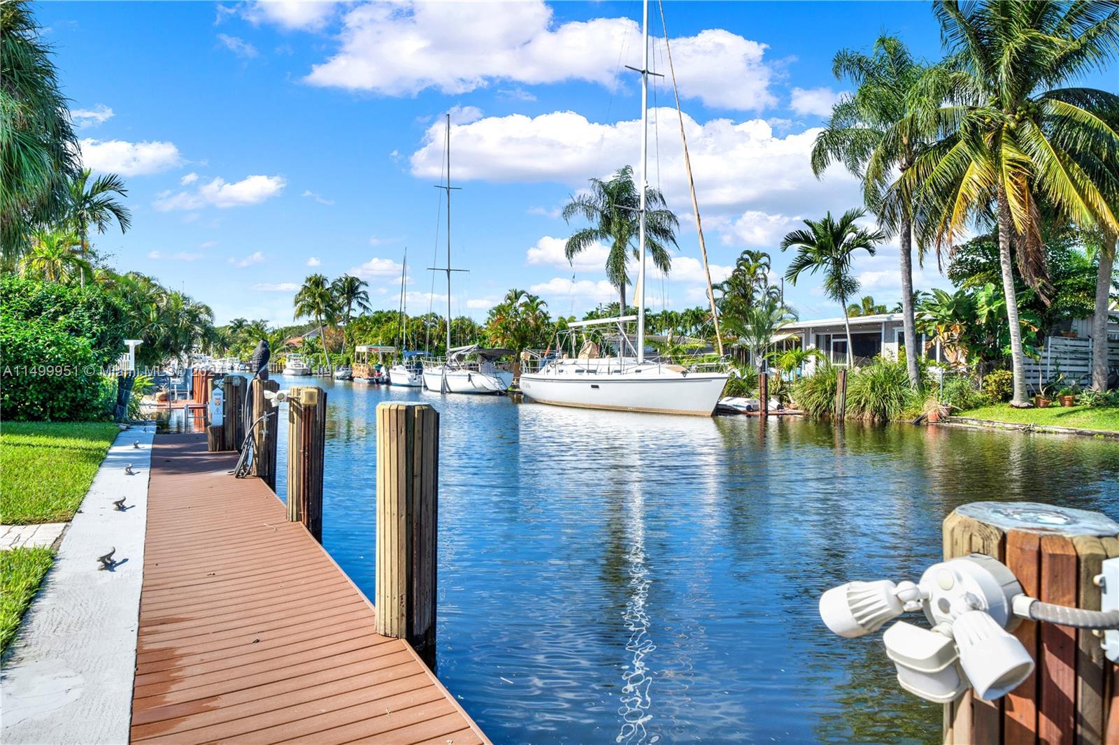 SOUTH NEW RIVER ISLES SEC - Residential