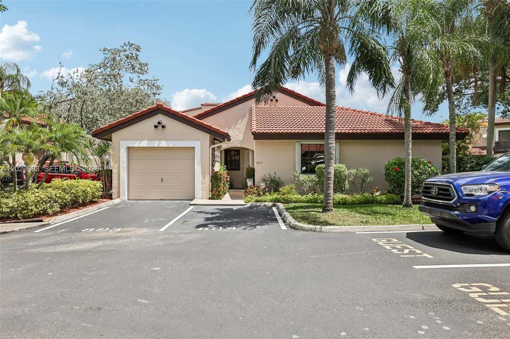 Photo of 8927 W Sunrise Blvd, Plantation, FL 33322 (MLS # A12022983)