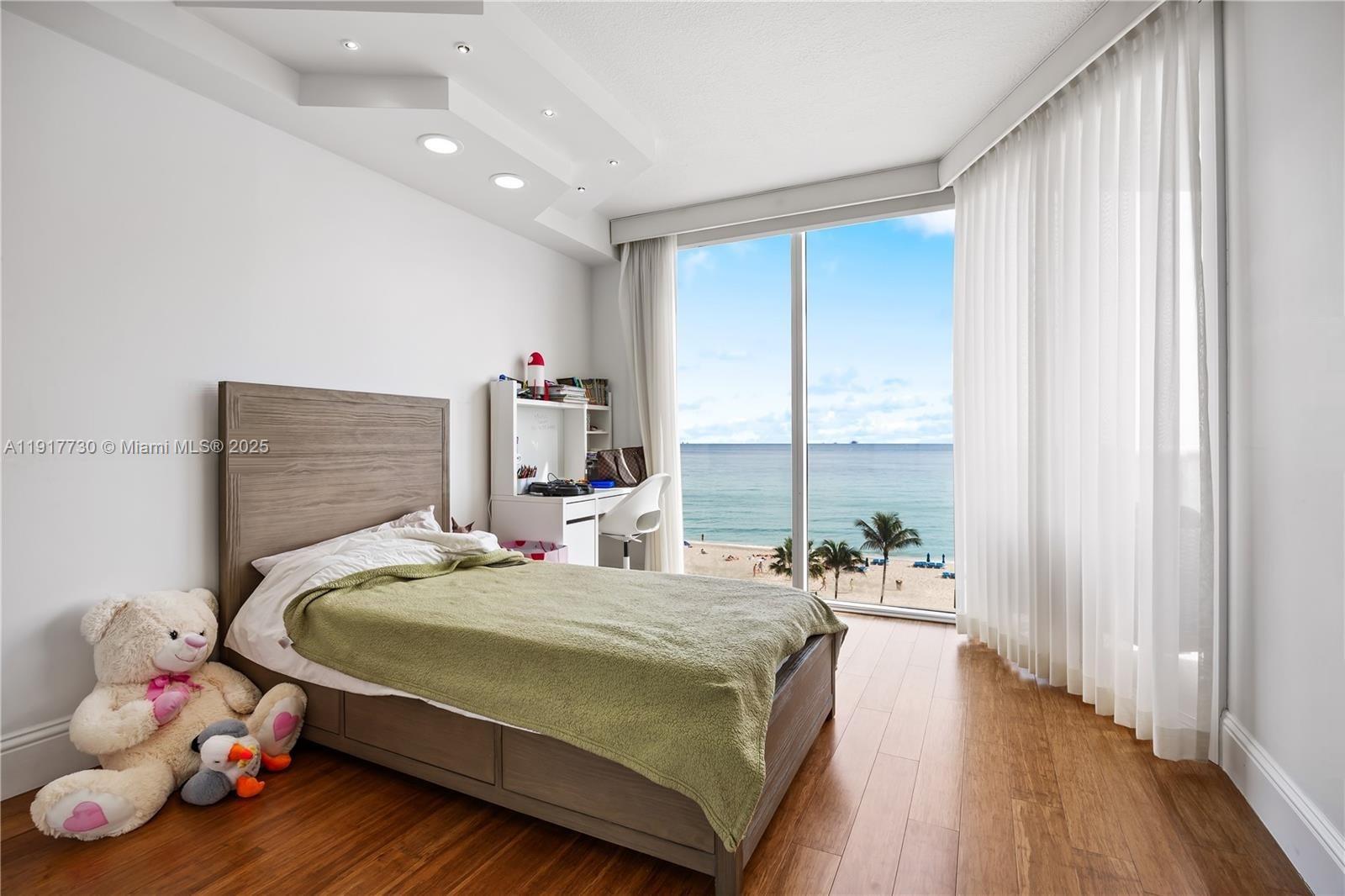 THE PINNACLE CONDO - Residential