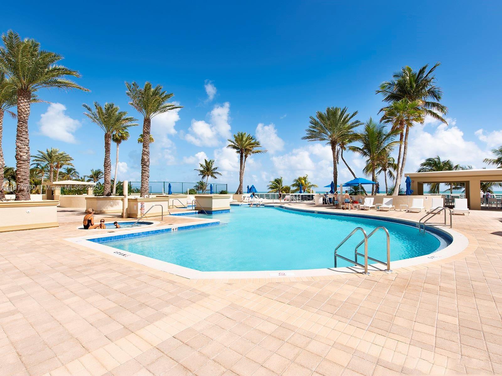 THE PINNACLE CONDO - Residential