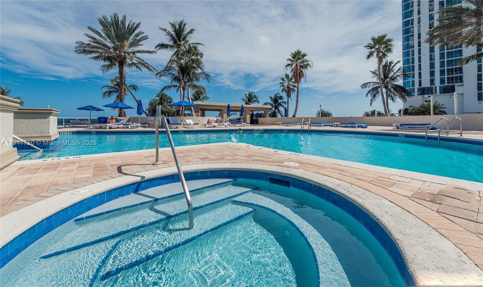 THE PINNACLE CONDO - Residential