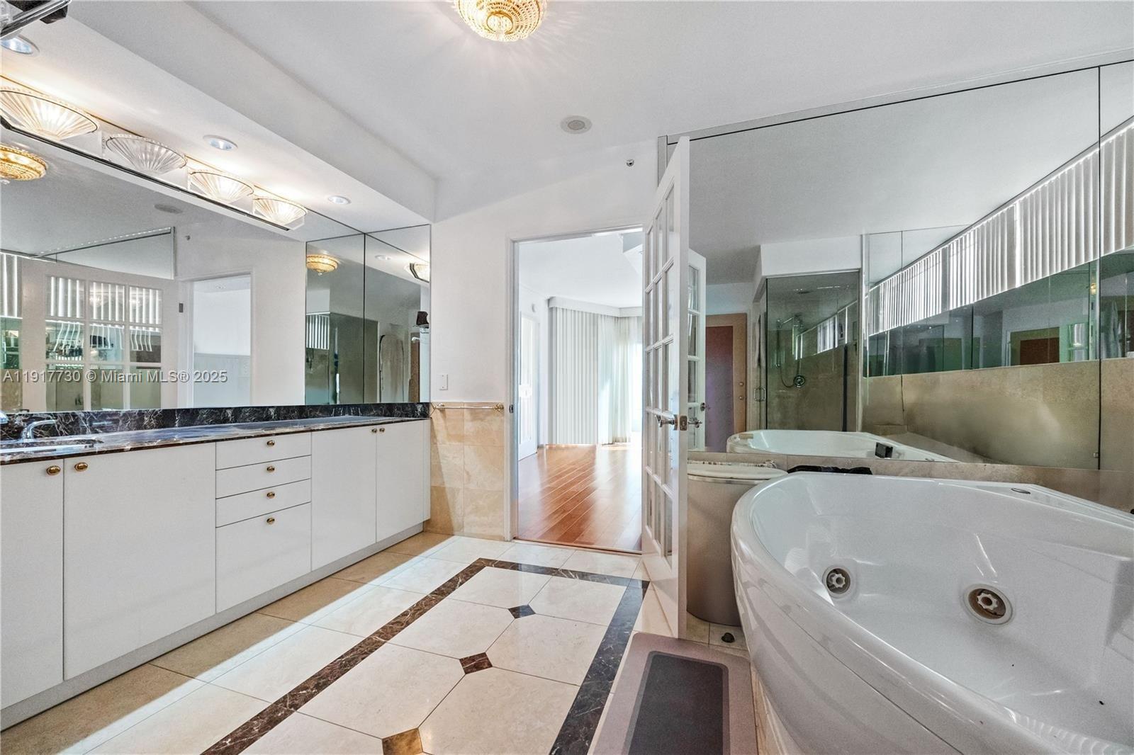 THE PINNACLE CONDO - Residential