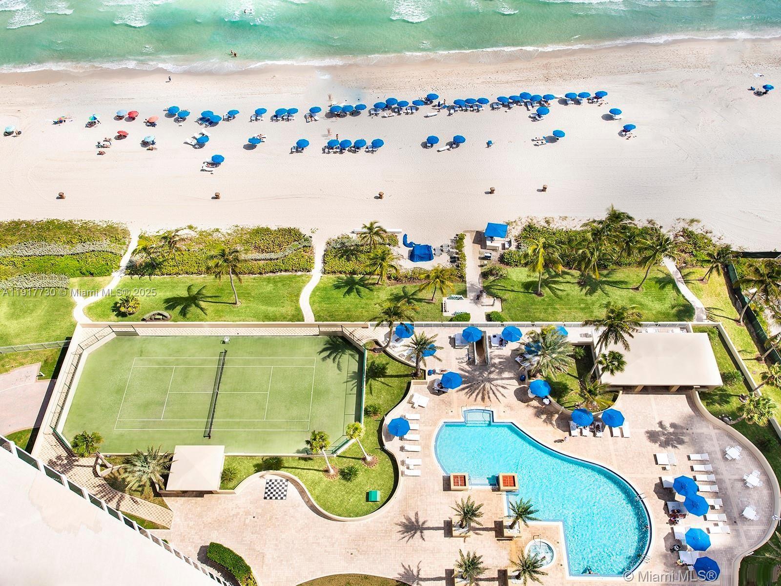 THE PINNACLE CONDO - Residential