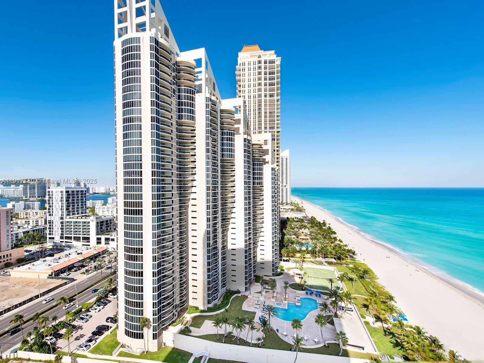 THE PINNACLE CONDO - Residential