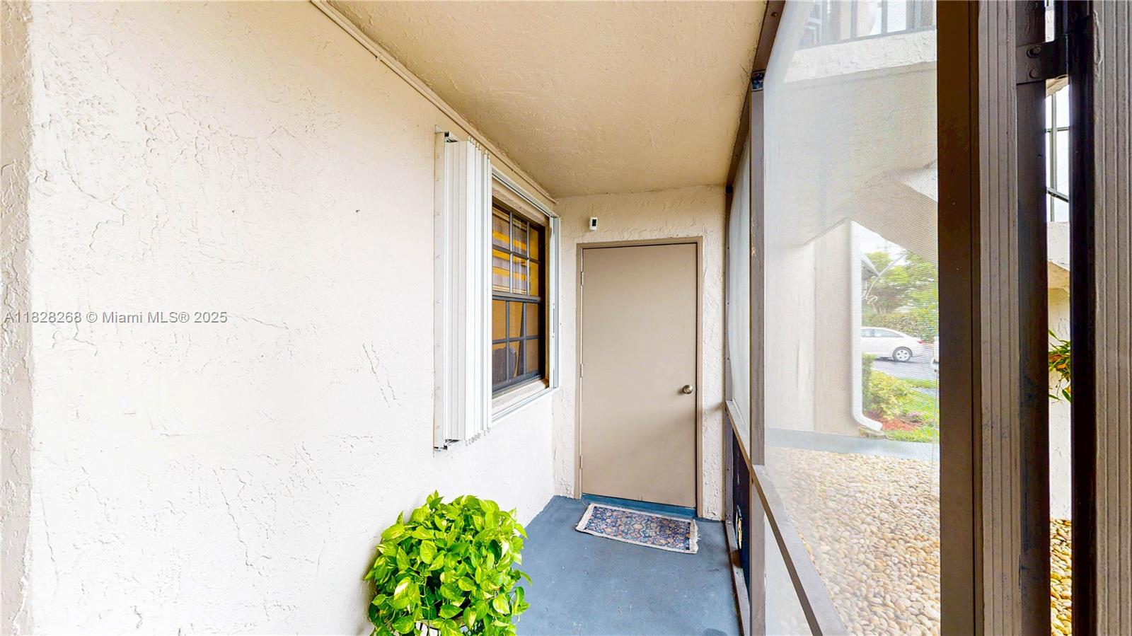 889 Hamilton Dr 889B