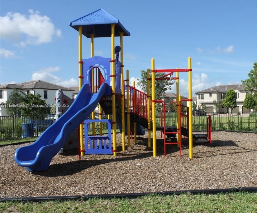 AQUABELLA NORTH - Residential Lease