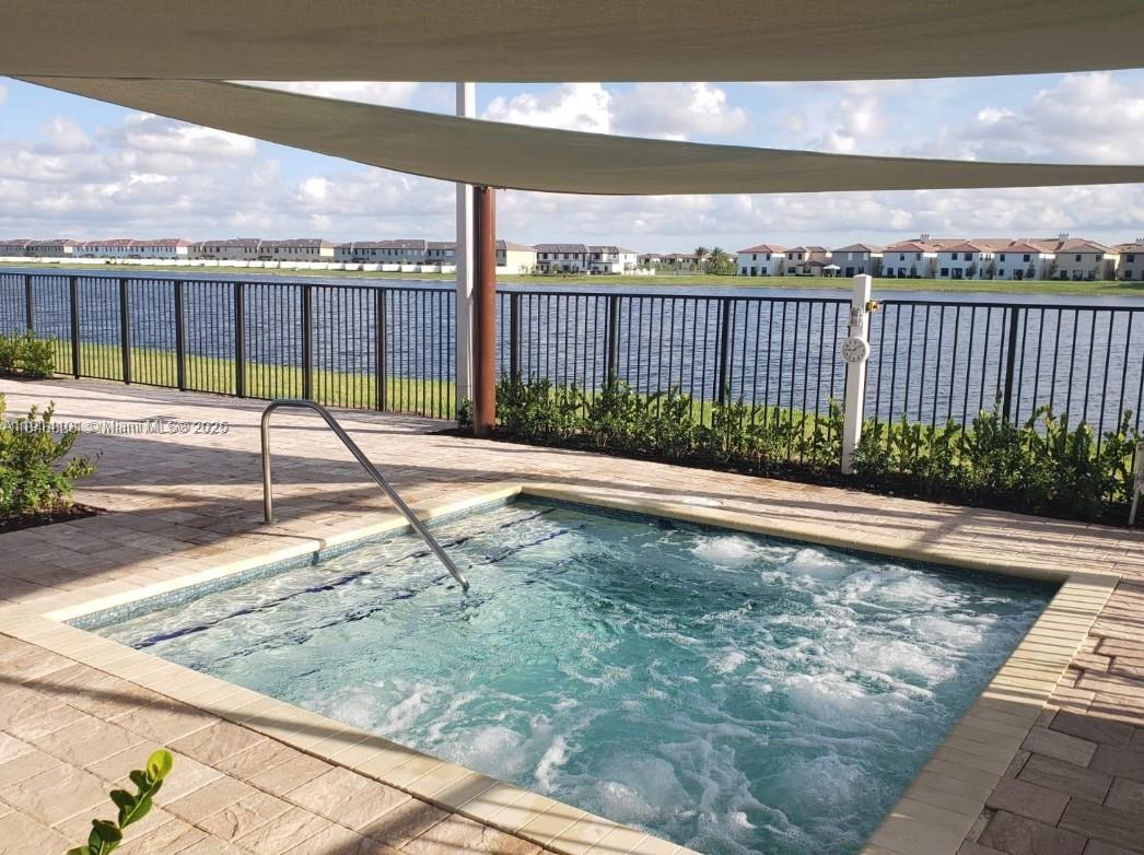 AQUABELLA NORTH - Residential Lease