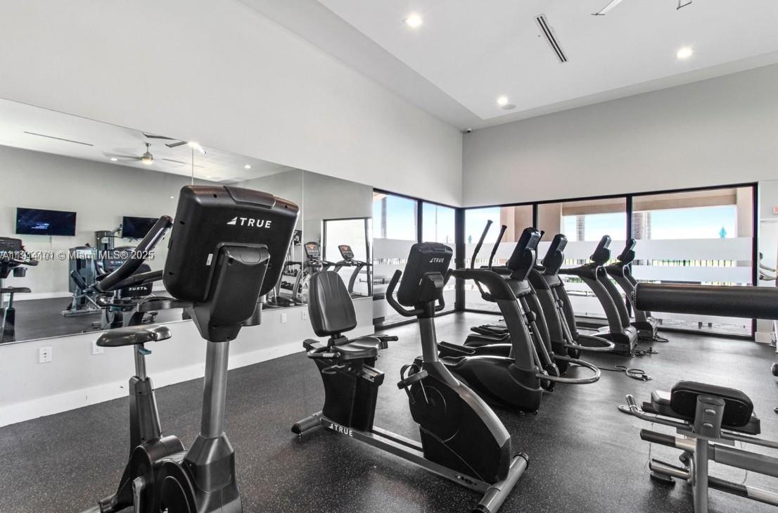 AQUABELLA NORTH - Residential Lease