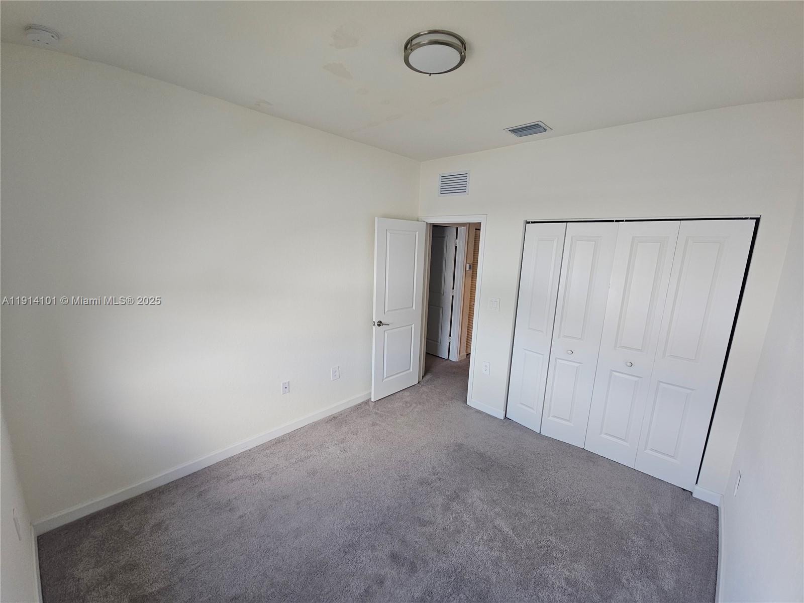 AQUABELLA NORTH - Residential Lease