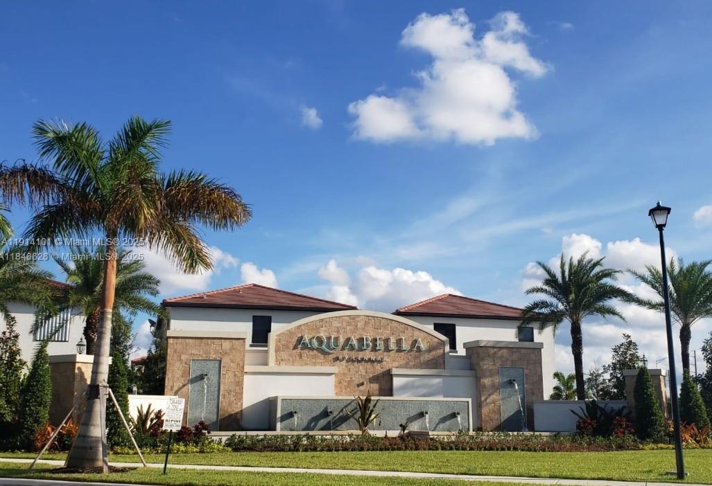 AQUABELLA NORTH - Residential Lease