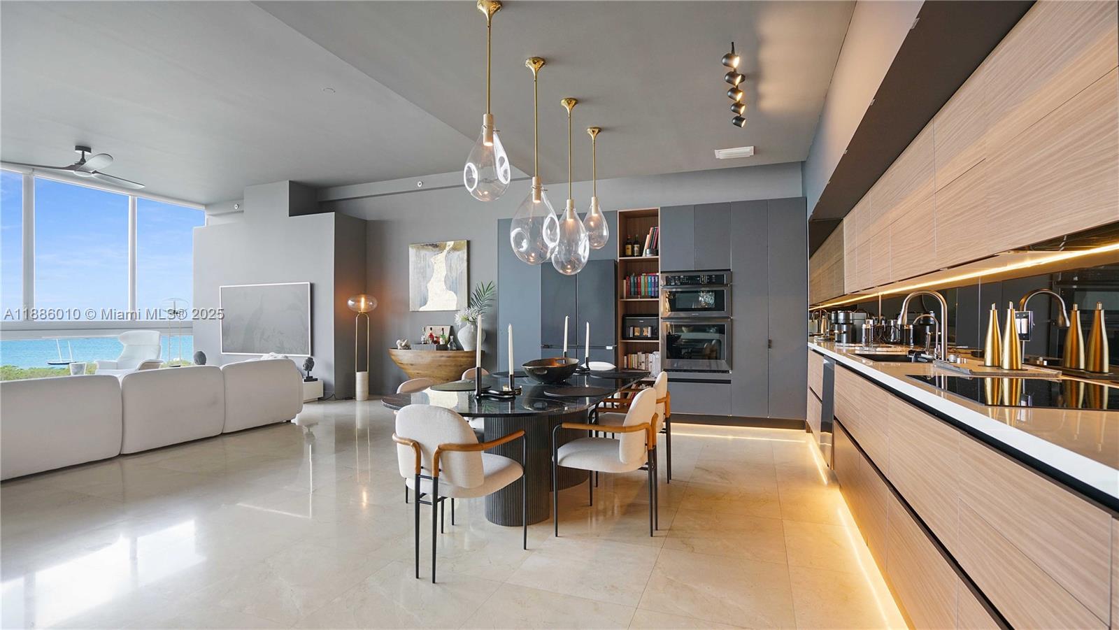 SPACE 01 CONDO - Residential