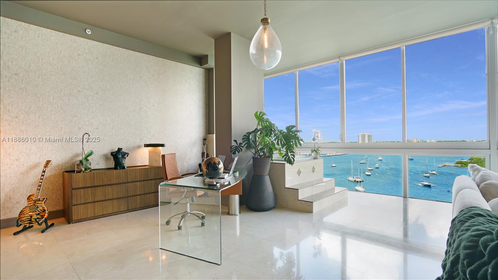 SPACE 01 CONDO - Residential