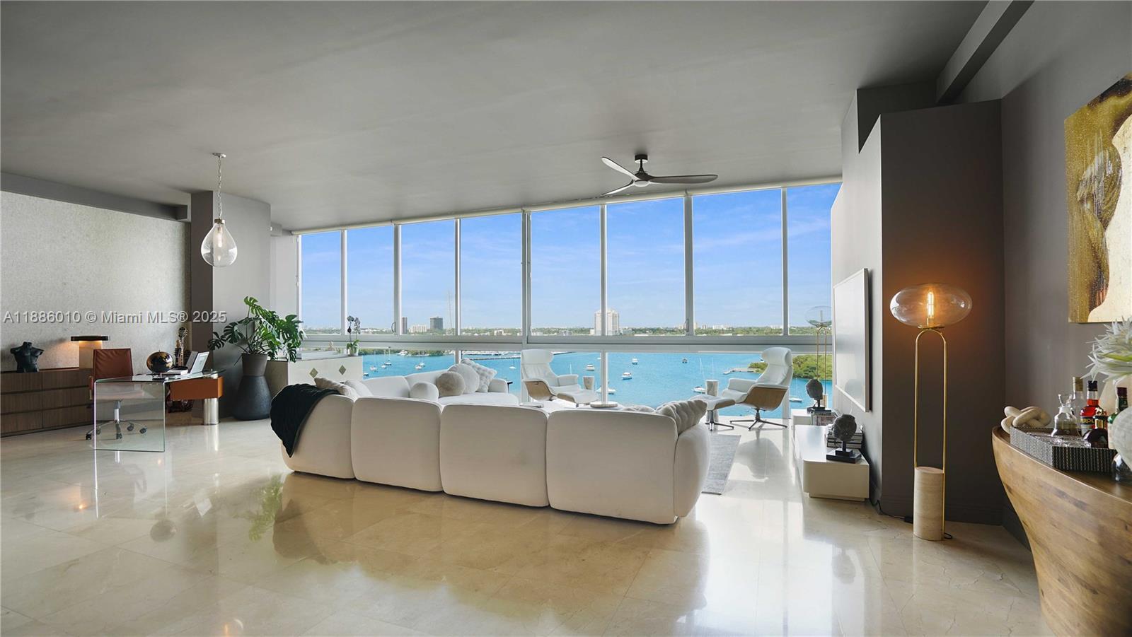 SPACE 01 CONDO - Residential