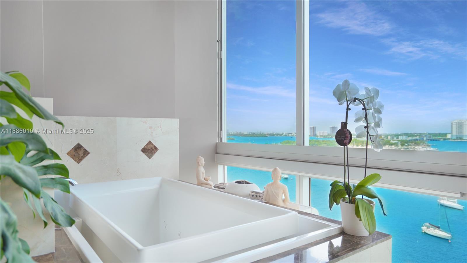 SPACE 01 CONDO - Residential