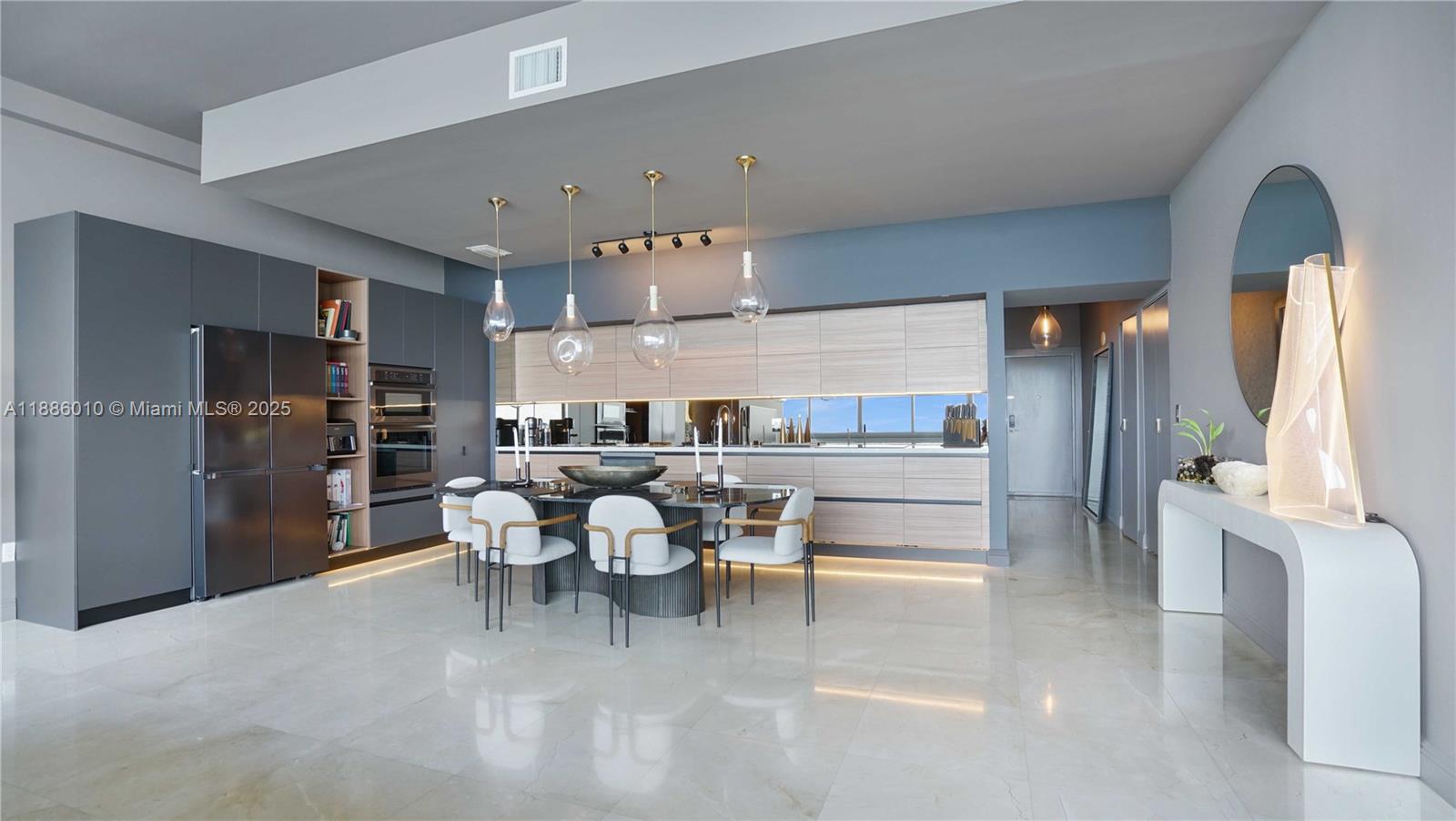 SPACE 01 CONDO - Residential
