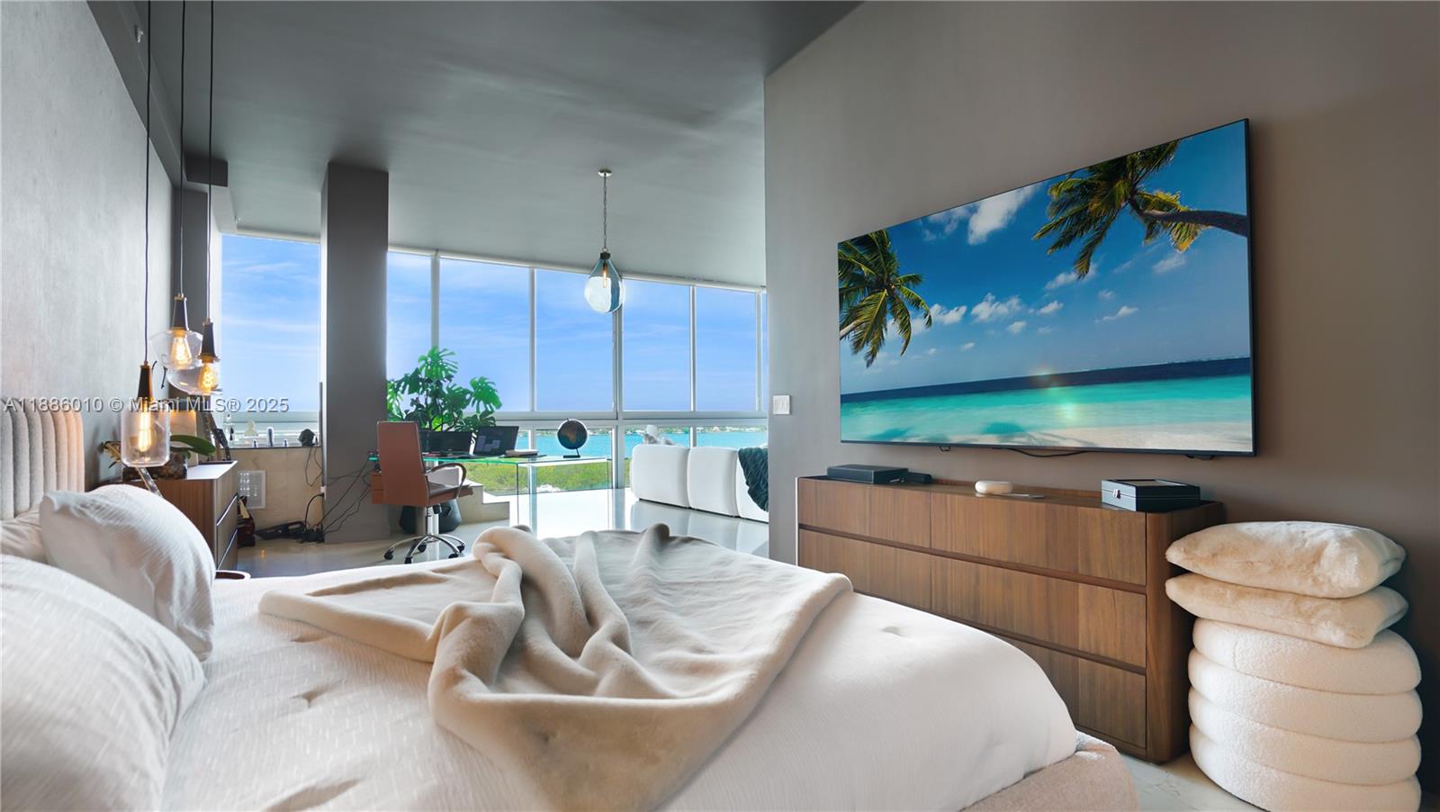 SPACE 01 CONDO - Residential