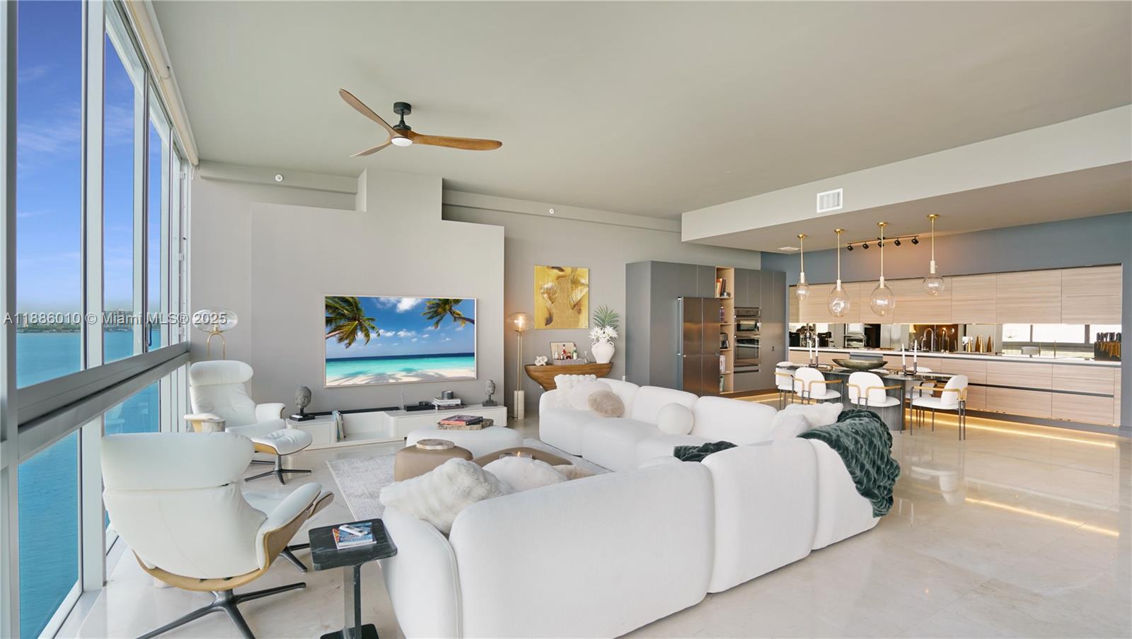 SPACE 01 CONDO - Residential