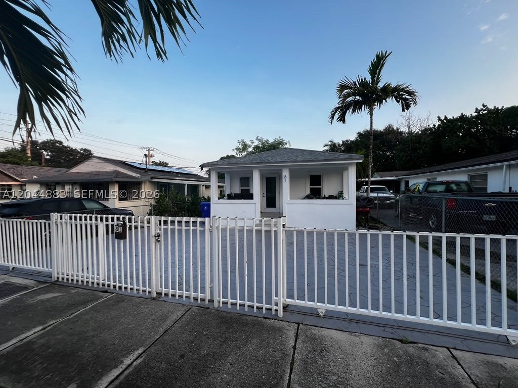 81 NW 44th St