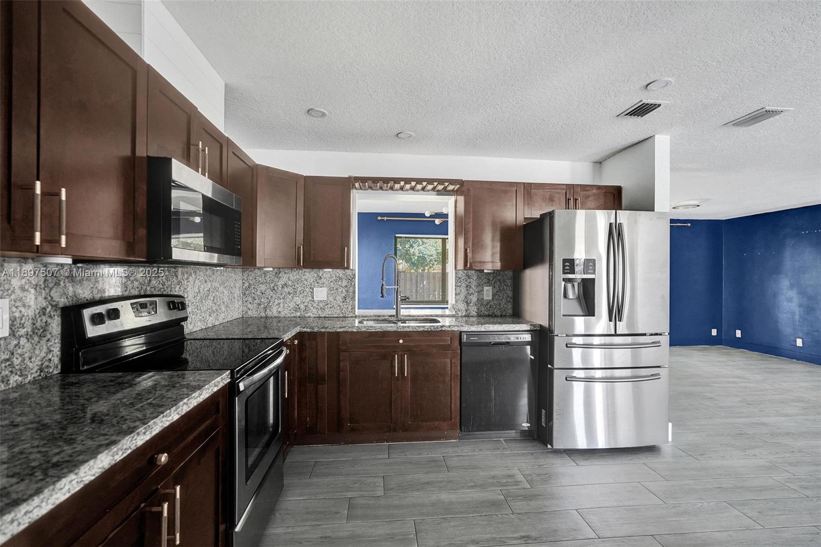 BURNHAM WOODS - Residential Lease