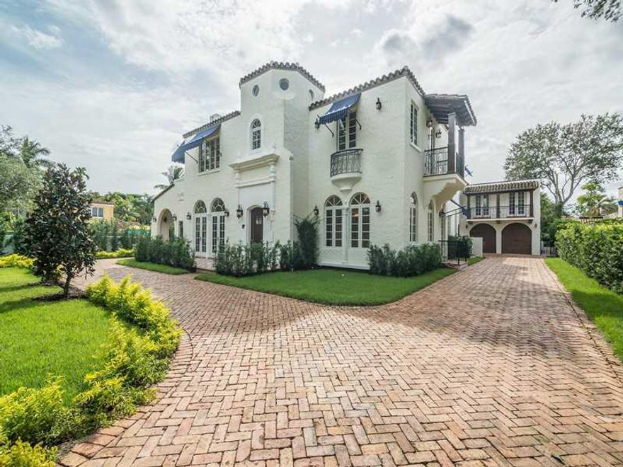Magnificent 1929 Historical Estate, finally ready for viewing, this Mansion has gone through a total restoration, (foundation to roof), a new home with the charm & distinction of the past. This estate has it all, gourmet/Chef's kitchen feat. Wolf applianc es, Butler's pantry, fireplace,  exposed cypress ceiling, steam shower, maids quarters., summer kitchen, guest house,  While preserving the historical features that makes this home a unique blend of old & new.