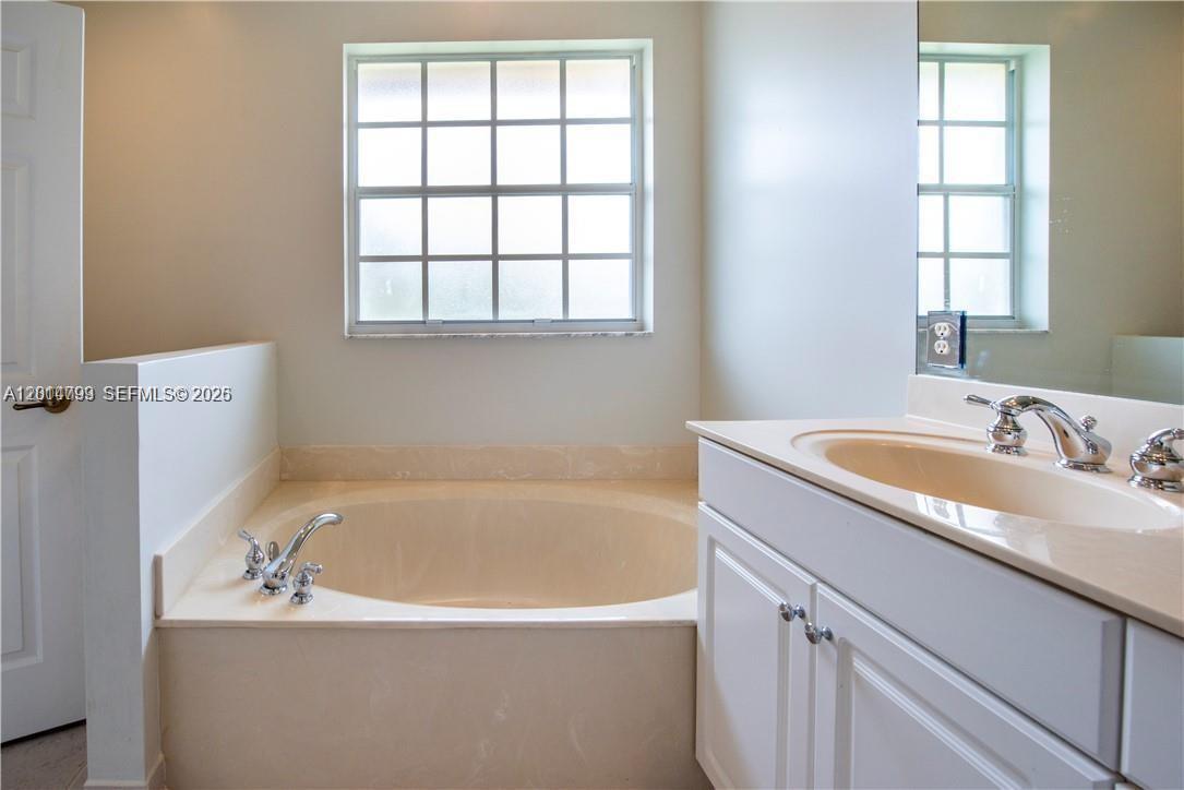 ROLLING HILLS GOLF & TENN - Residential