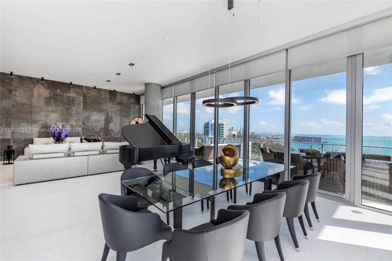 2669 S Bayshore Dr PH1-N