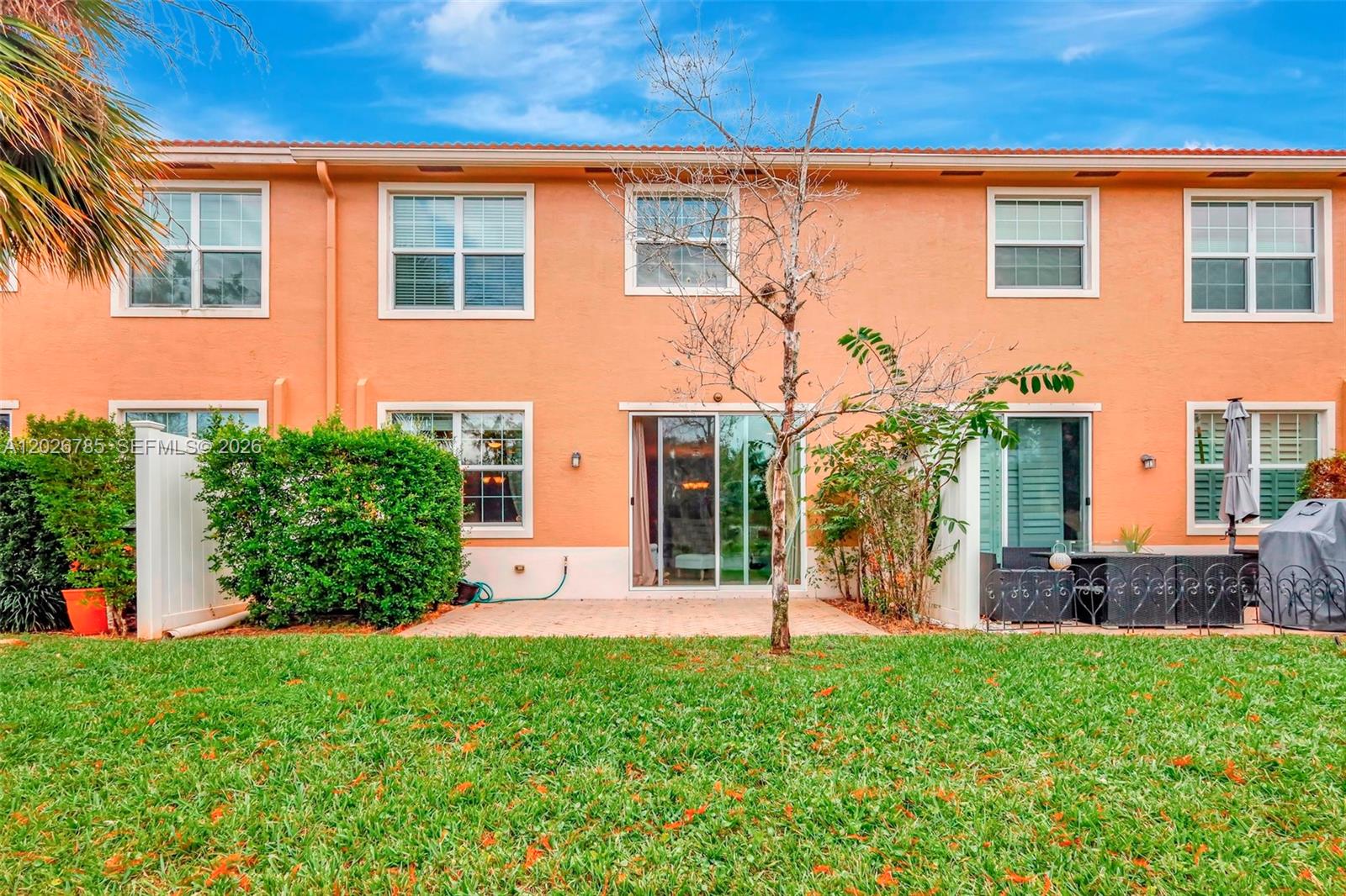 COLONY LAKE - Residential