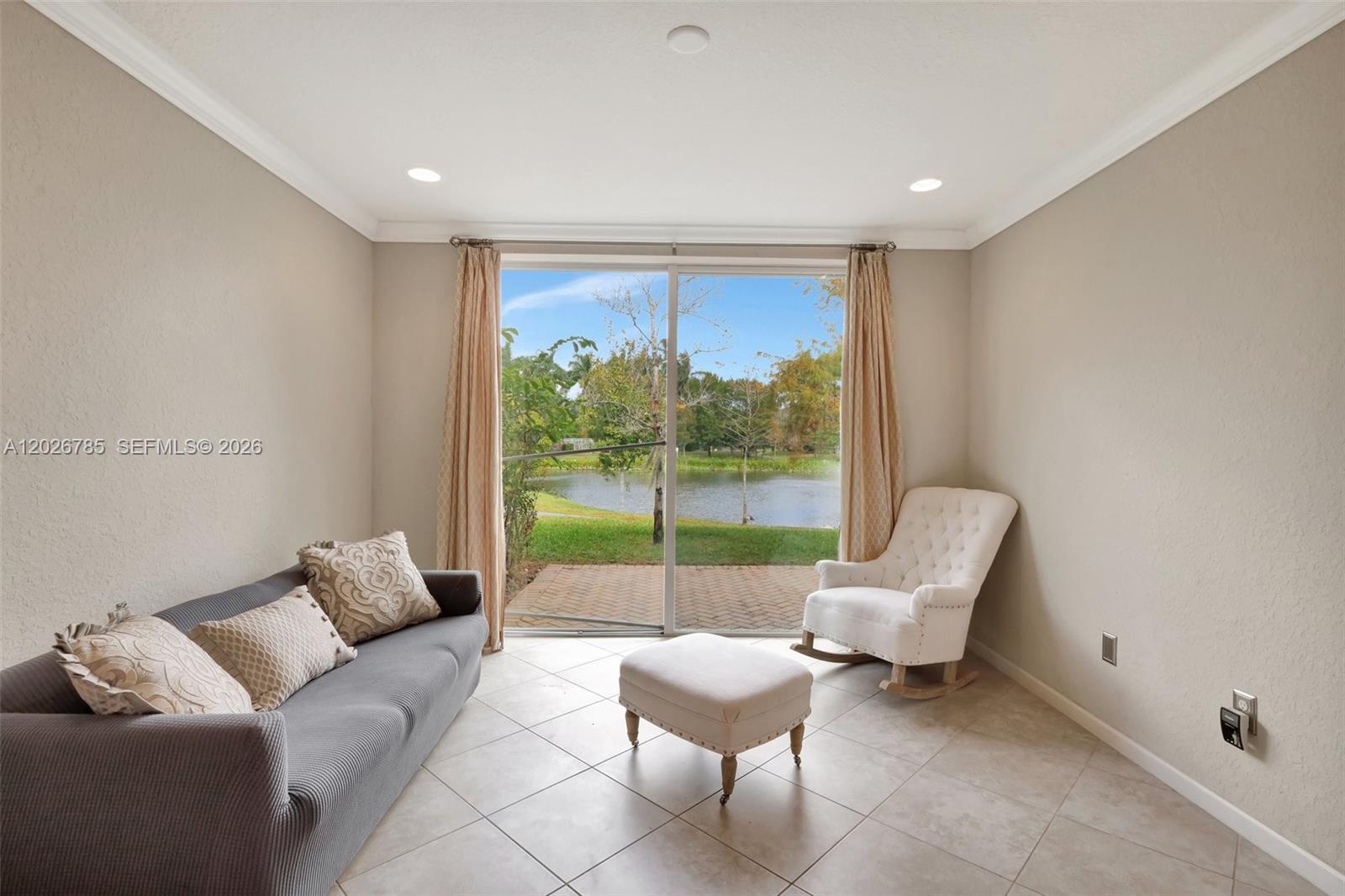 COLONY LAKE - Residential